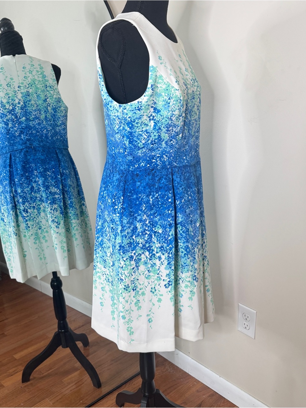 Carmen Marc Valvo Luxe Sleeveless Floral Fit & Flare Dress White Blue Size 12 - Picture 3 of 7